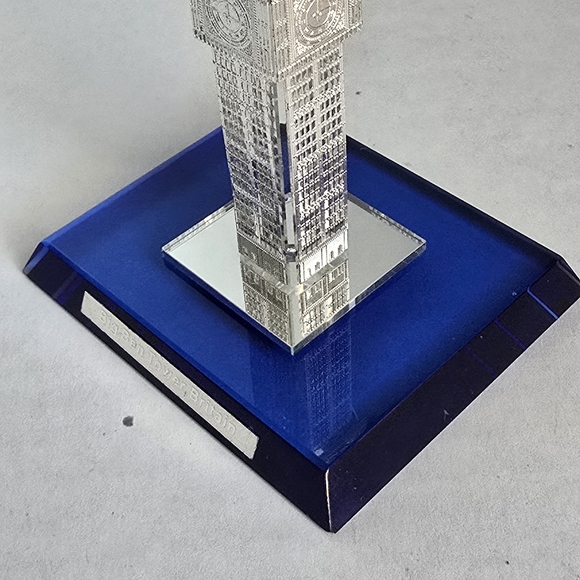 Crystal & Silver Paperweight Big Ben Tower Britain with Blue Glass Base C46For - Picture 9 of 12
